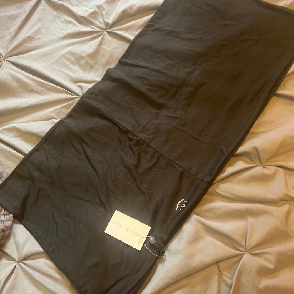 Black Beyond Yoga Pocket Infinity Scarf NWT